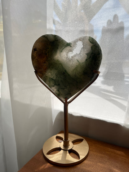 Moss Agate Heart W/Stand