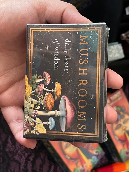 Mushrooms: Daily Doses of Wisdom (36 Gilt-Edged Mini Cards)