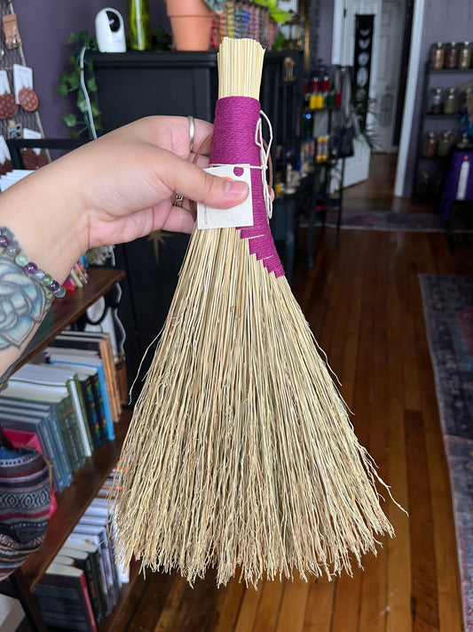 Broomcorn Besom: BELLA