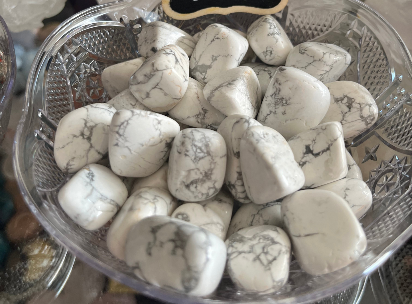 Howlite Tumbles